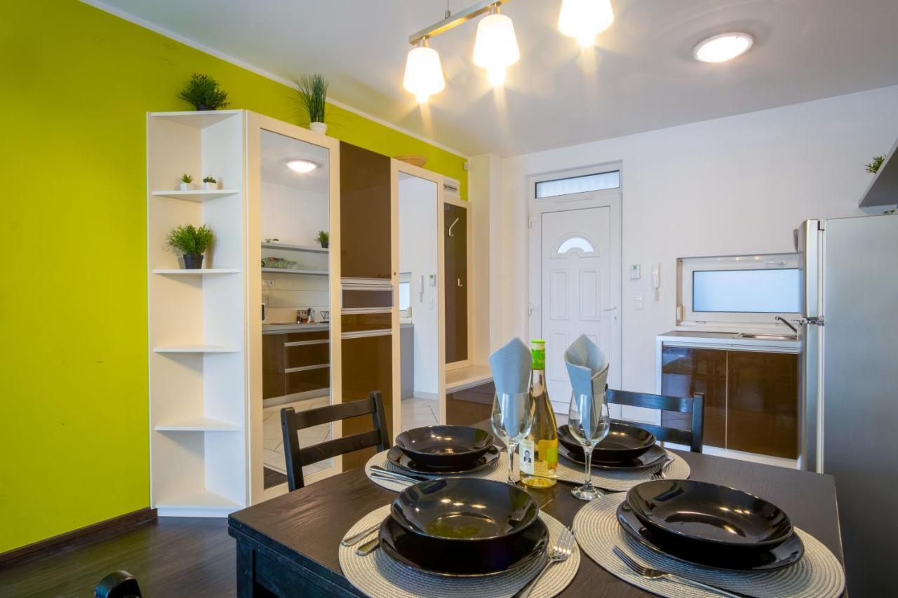 Myflat Siofok Beach Apartment Bagian luar foto