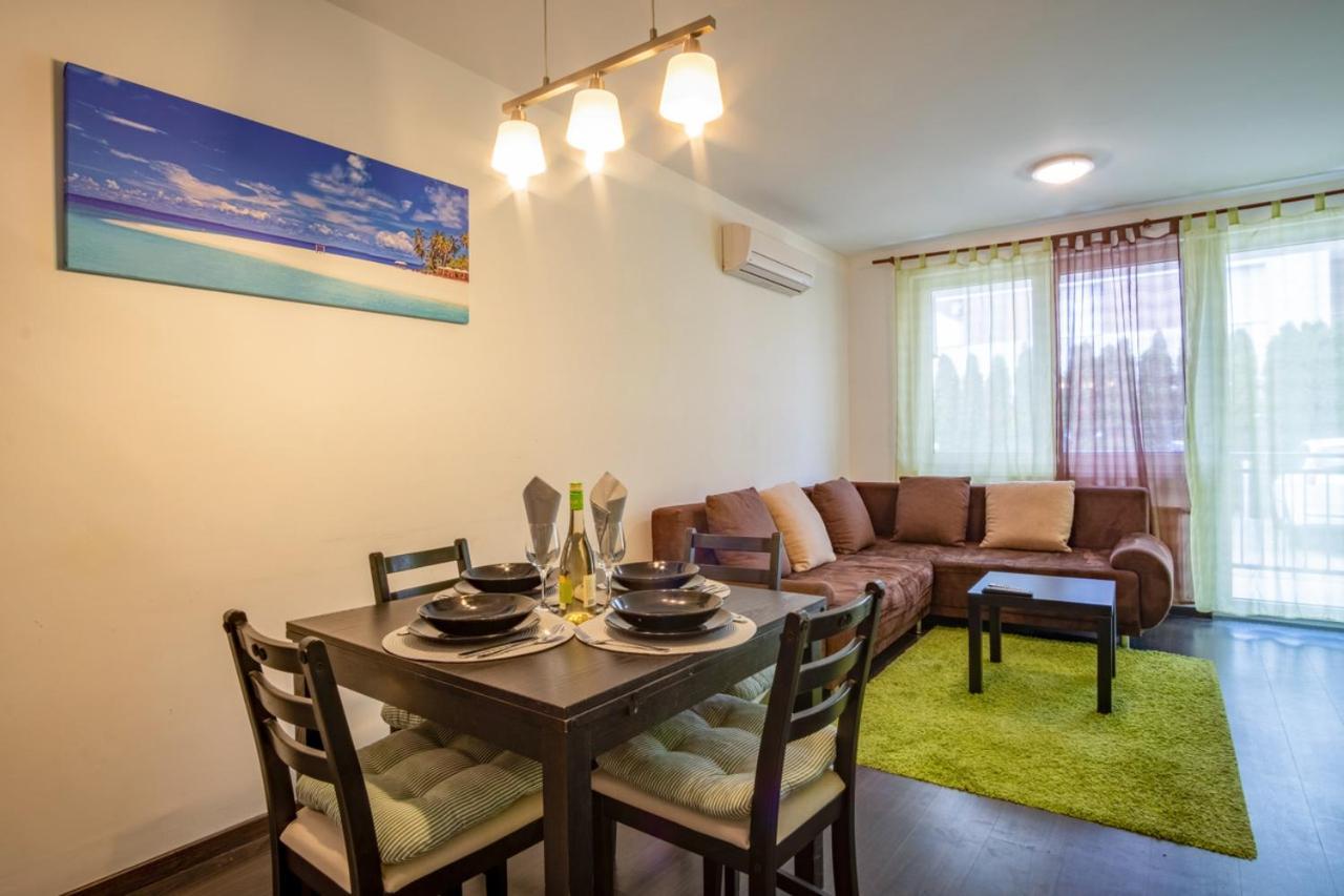 Myflat Siofok Beach Apartment Bagian luar foto