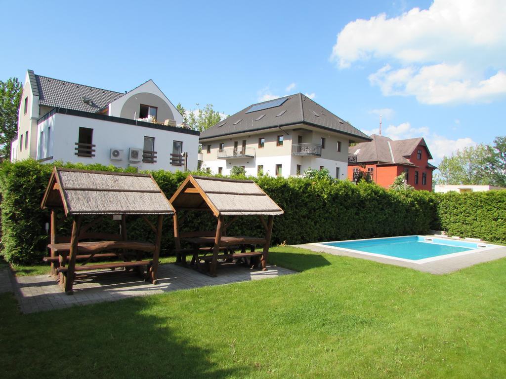 Myflat Siofok Beach Apartment Bagian luar foto
