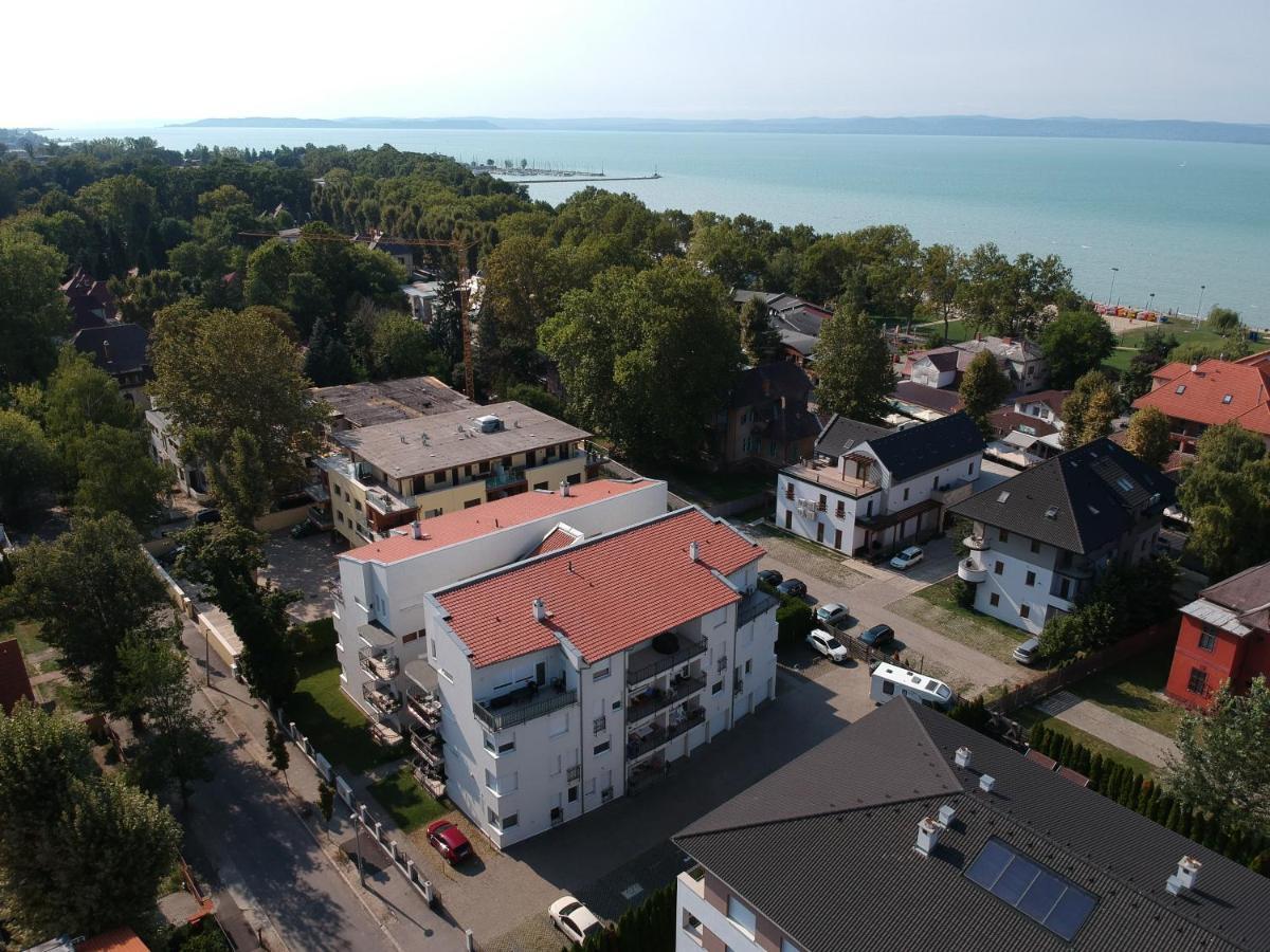 Myflat Siofok Beach Apartment Bagian luar foto